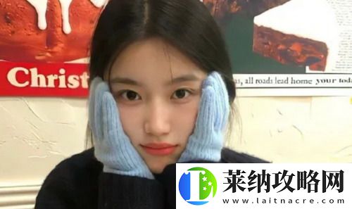 中午媽媽在廚房做飯，網(wǎng)友：這才是家的味道和溫暖的根源！