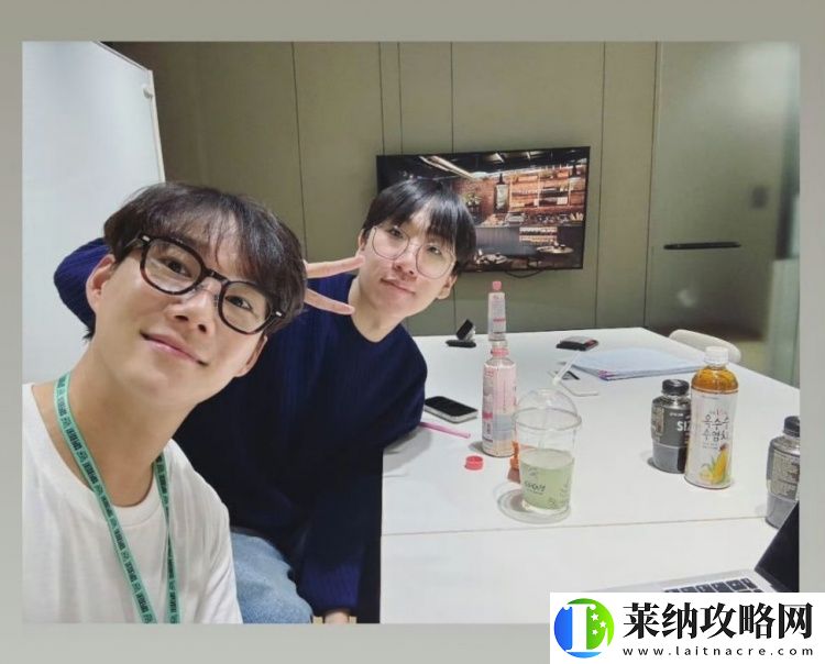 Ruler分享與經紀公司代表合照
