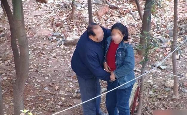 70歲老人森林交易10元一次