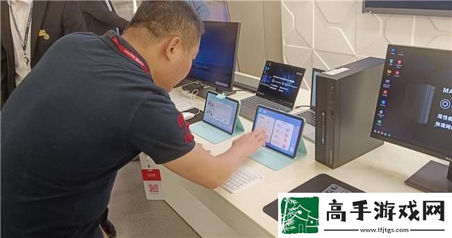 MAXHUB領效與全國運營商攜手
