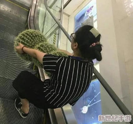 在下面塞跳蛋濕透了坐公交車高h