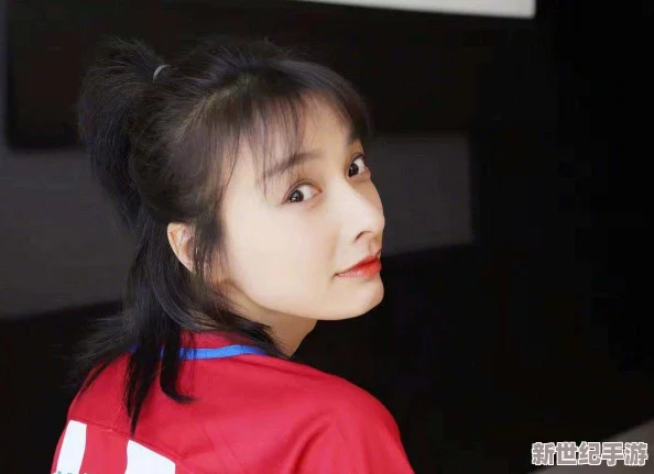 把女仆扒開屁股讓客人玩