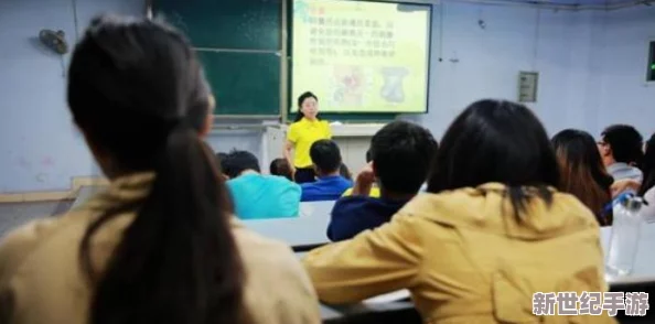 上課我穿超短裙被同桌摸出水