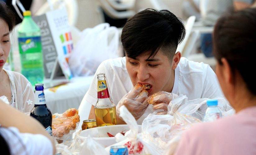 外賣猛男Gayb0y1069吃
