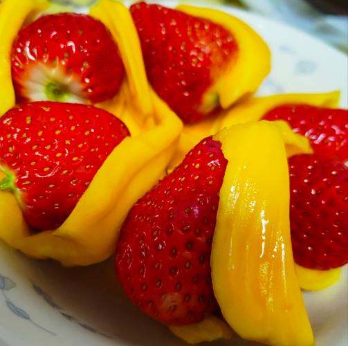 草莓香蕉菠蘿蜜絲瓜怎么做